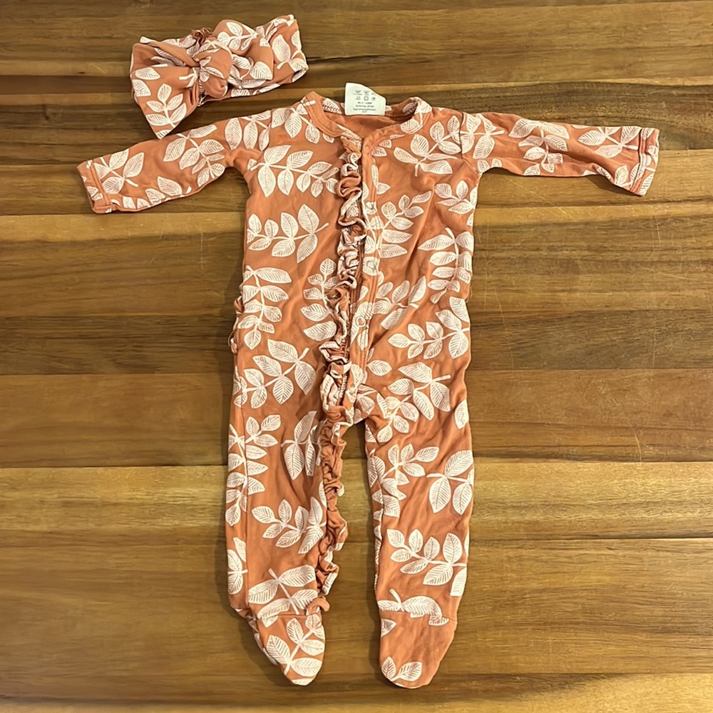Spearmint Love Bamboo Ruffle Snap Footie Rust Fern